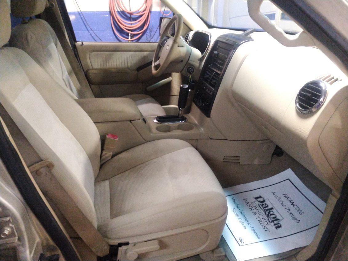Ford Explorer XLT 4.0L 4WD 2006
