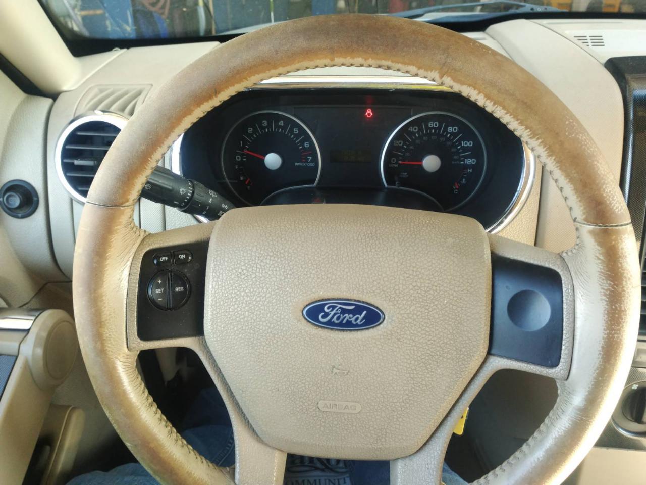 Ford Explorer XLT 4.0L 4WD 2006