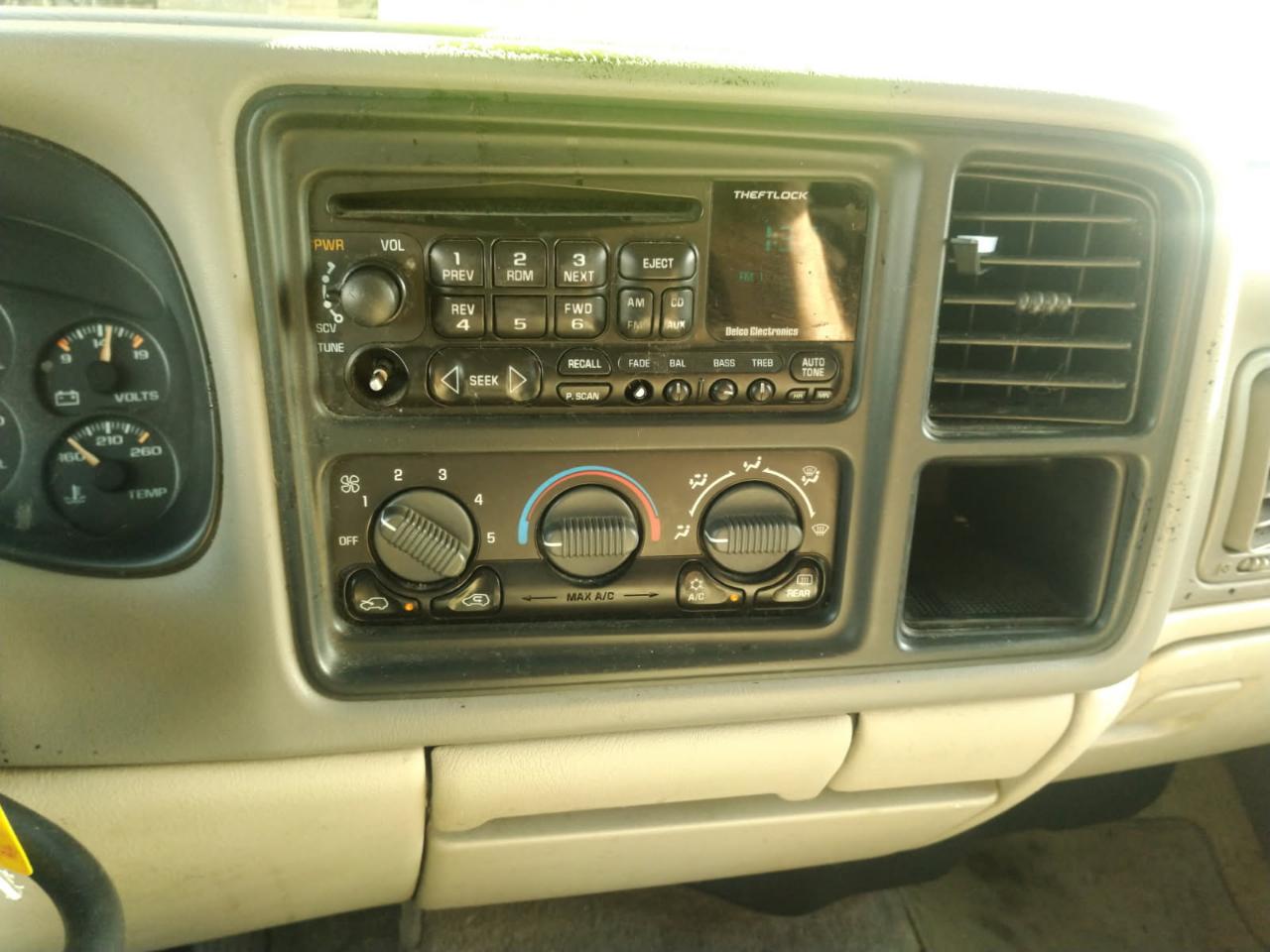 Chevrolet Tahoe 4WD 2002