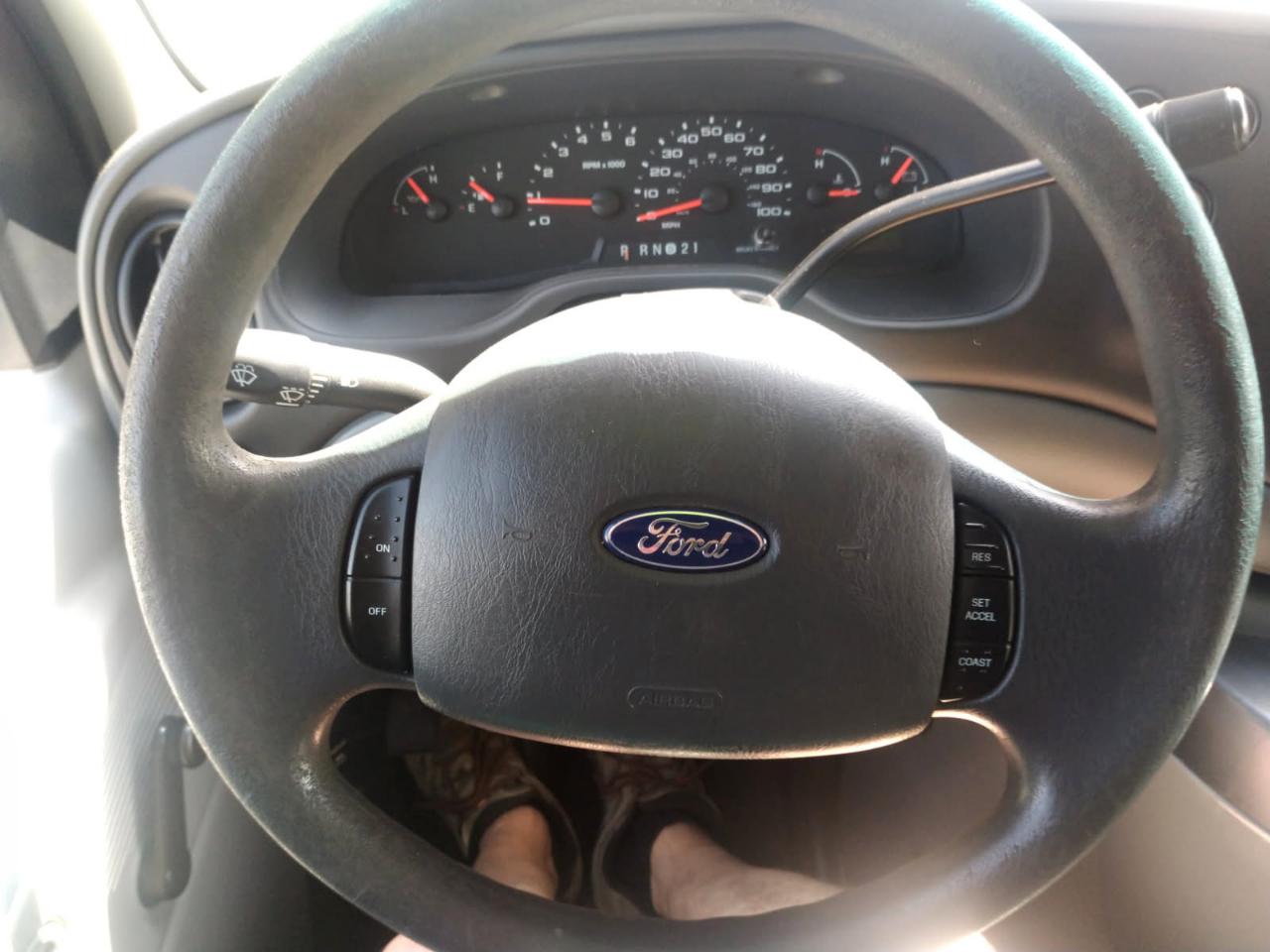 Ford Econoline E-250 2008