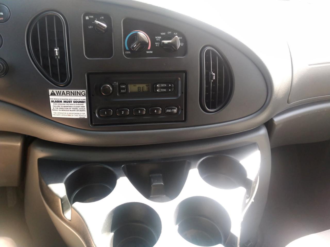 Ford Econoline E-250 2008