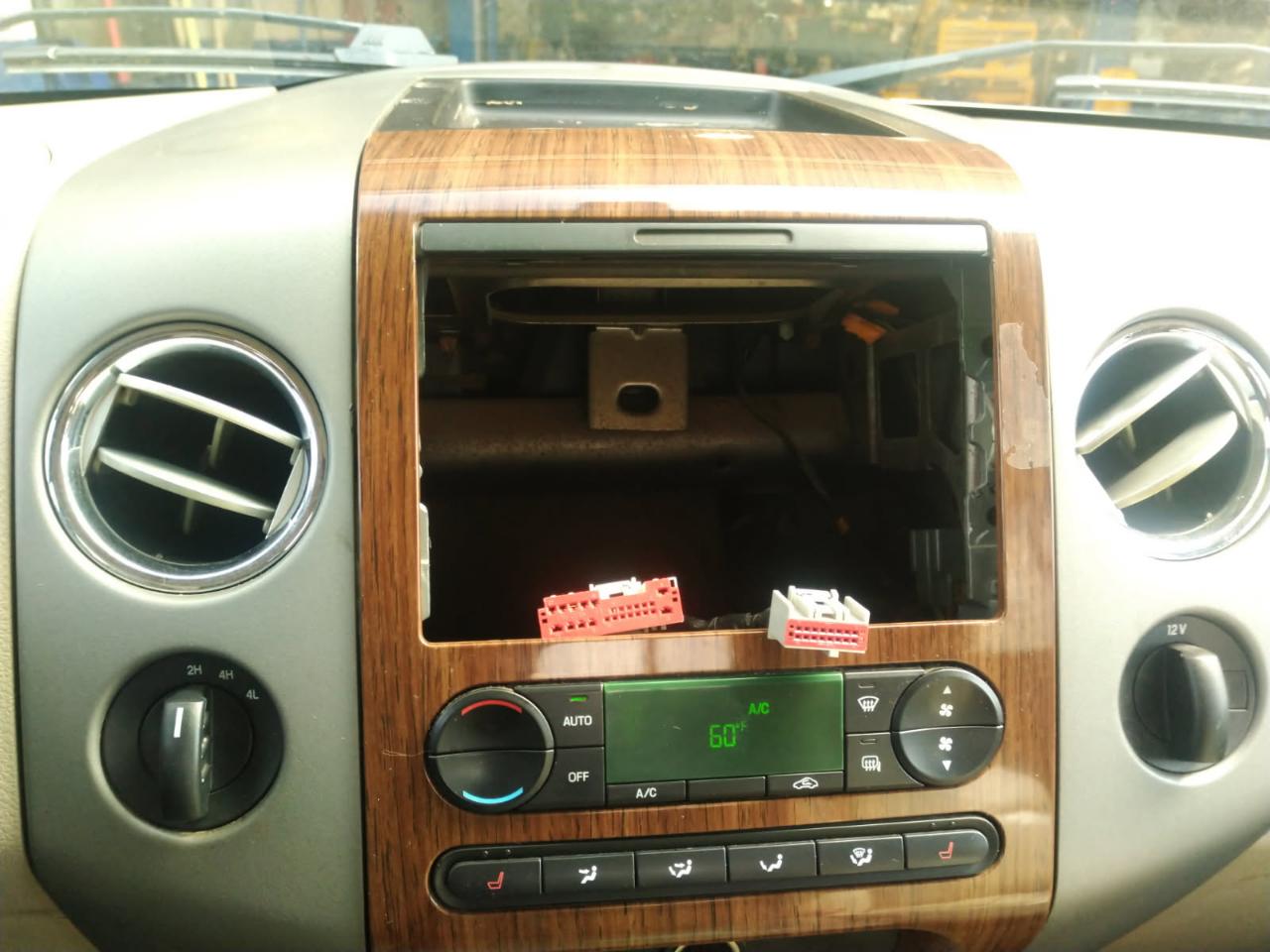 Ford F-150 Lariat SuperCrew 4WD 2004