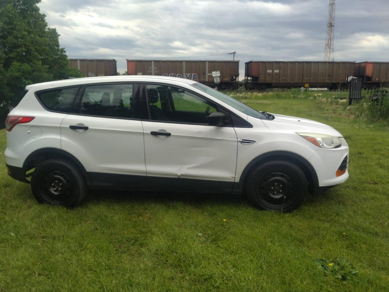 Ford Escape S FWD 2014
