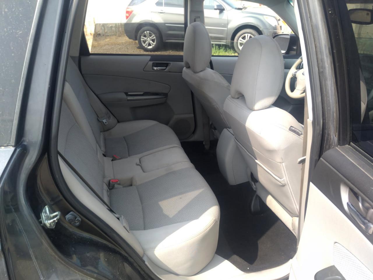 Subaru Forester 2.5X Premium 2011