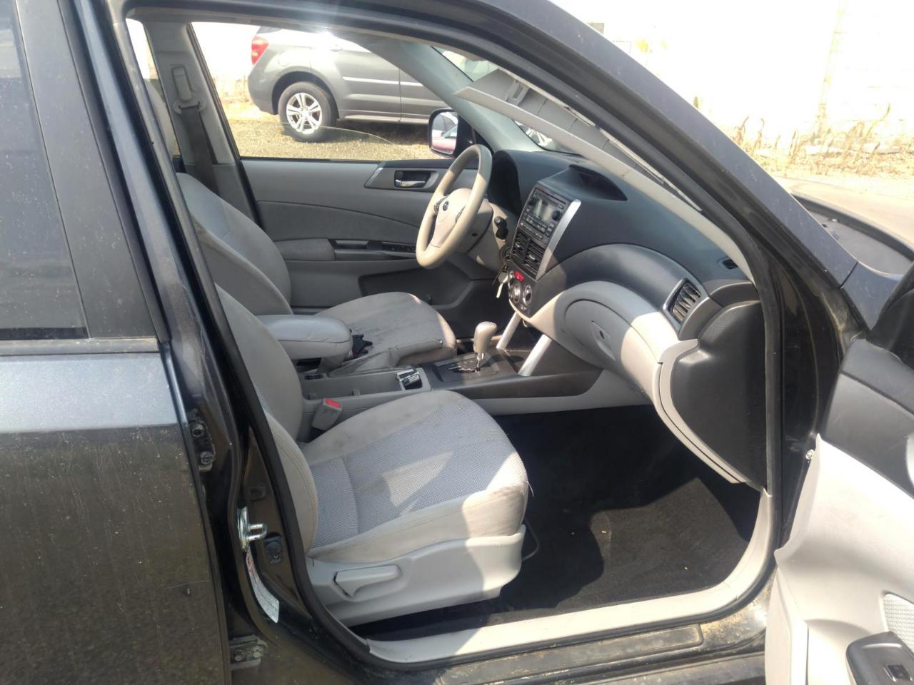 Subaru Forester 2.5X Premium 2011