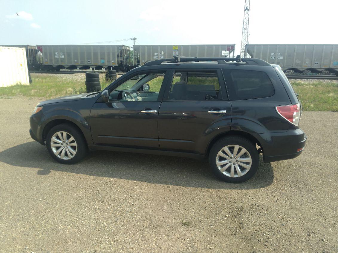 Subaru Forester 2.5X Premium 2011