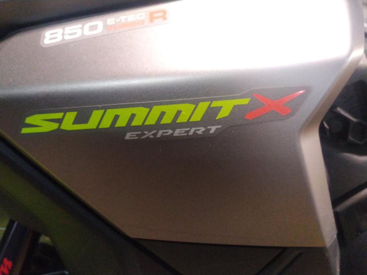 Ski-Doo Summit  2023