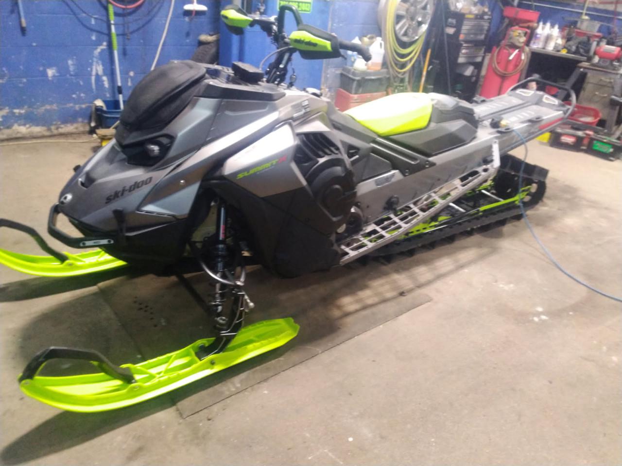 Ski-Doo Summit  2023