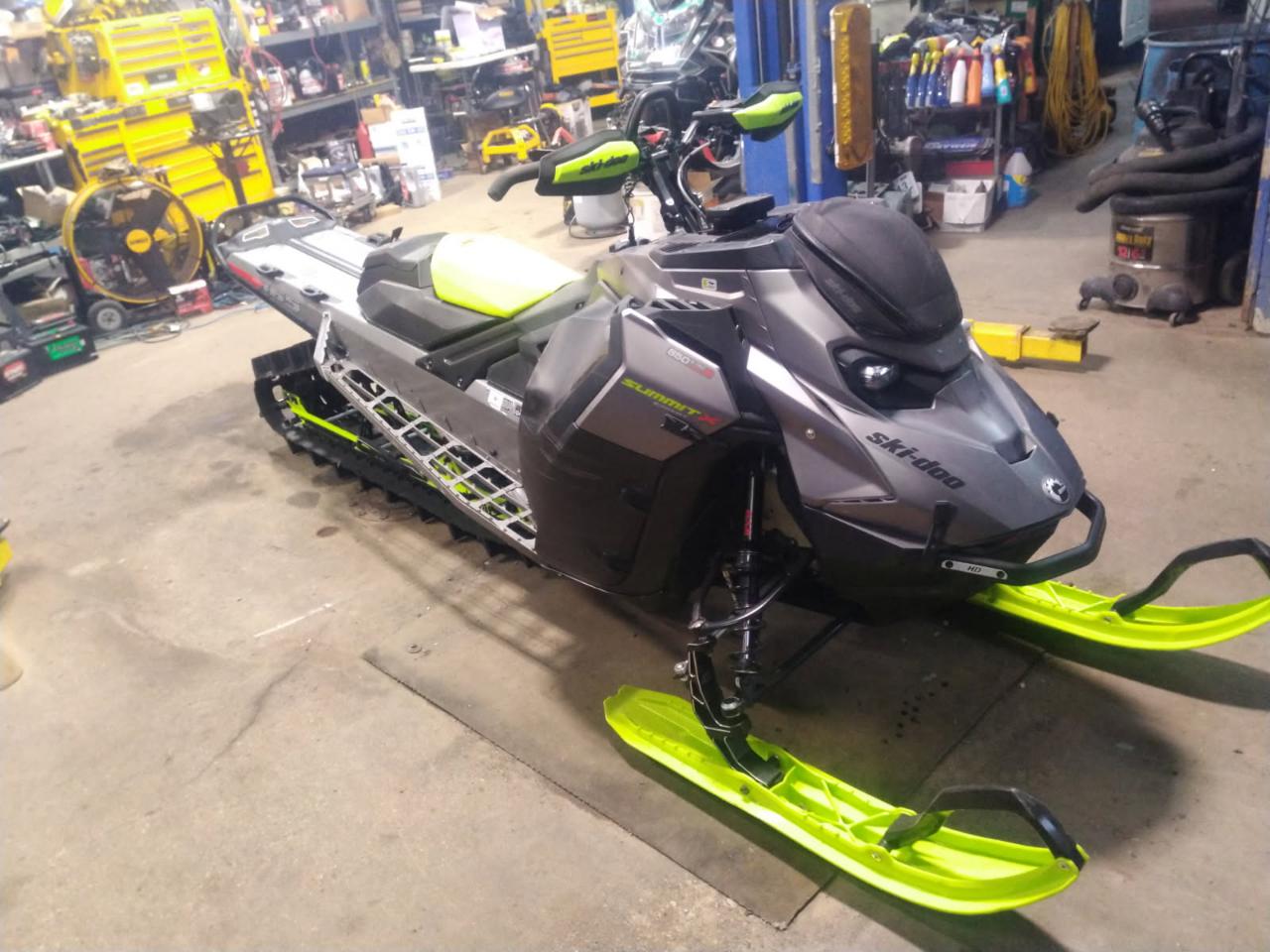 Ski-Doo Summit  2023