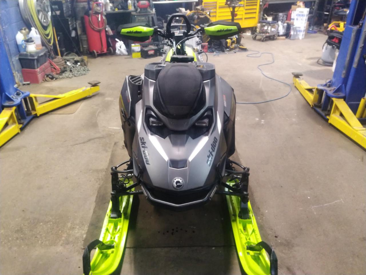 Ski-Doo Summit  2023
