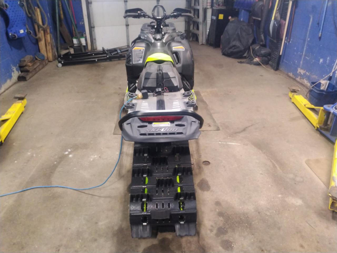 Ski-Doo Summit  2023