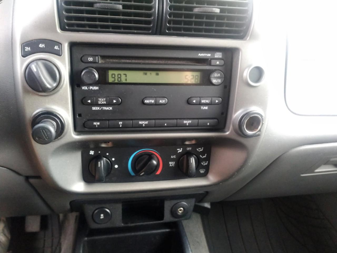 Ford Ranger XLT SuperCab 4-Door 4WD 2011
