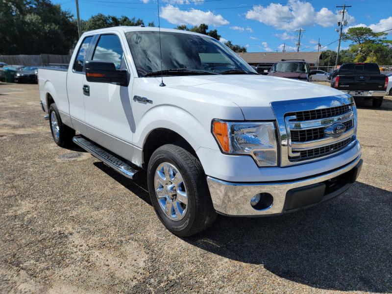 2013 Ford F-150 XLT SuperCab 8-ft. Bed 2WD