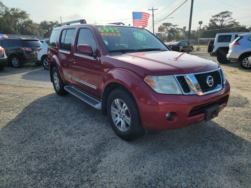 Nissan Pathfinder Silver Edition 2WD 2011