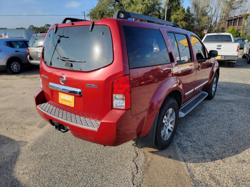 Nissan Pathfinder Silver Edition 2WD 2011