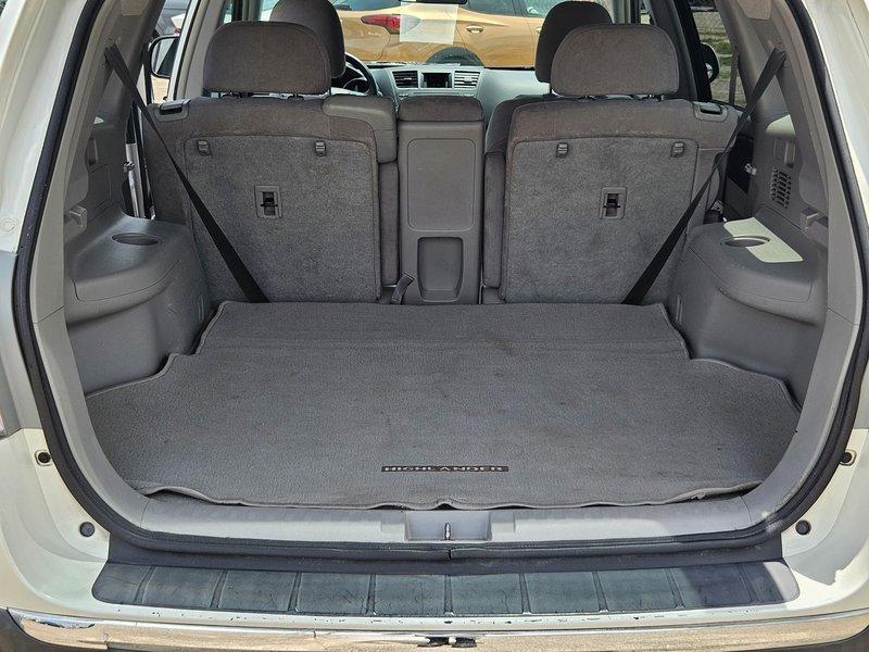 Toyota Highlander Base 2WD I4 2012