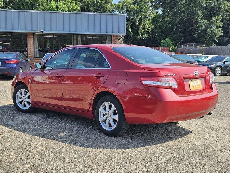 Toyota Camry LE 6-Spd AT 2011