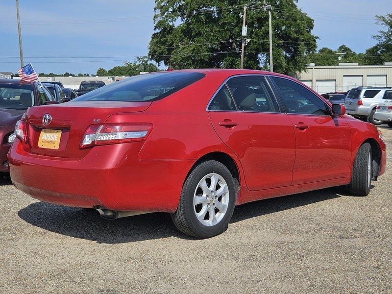 Toyota Camry LE 6-Spd AT 2011
