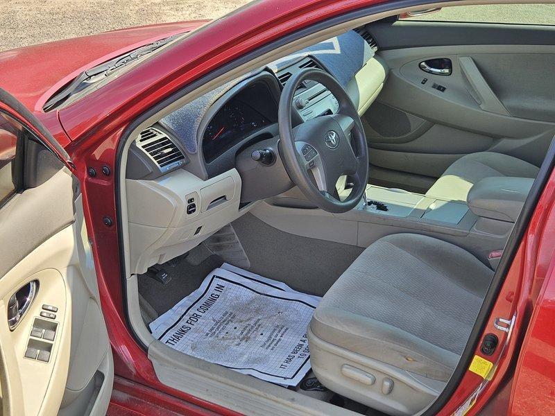 Toyota Camry LE 6-Spd AT 2011