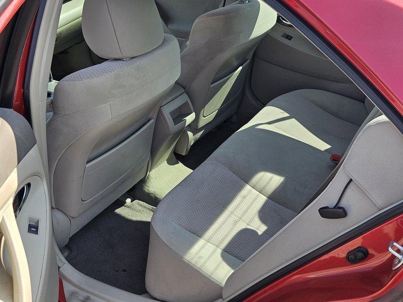 Toyota Camry LE 6-Spd AT 2011