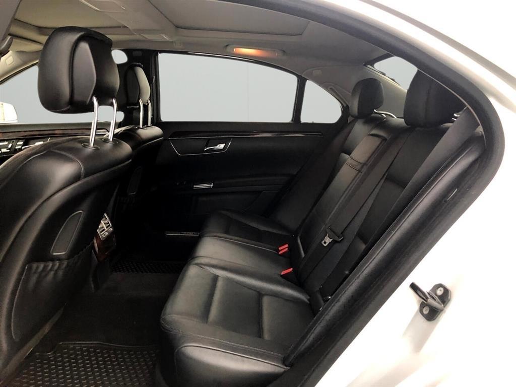 Mercedes-Benz S-Class 4dr Sdn S 550 4MATIC 2013