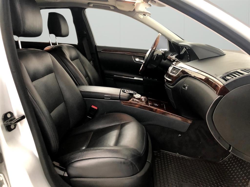 Mercedes-Benz S-Class 4dr Sdn S 550 4MATIC 2013