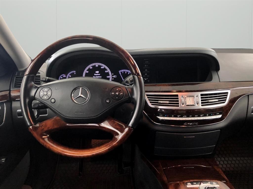 Mercedes-Benz S-Class 4dr Sdn S 550 4MATIC 2013