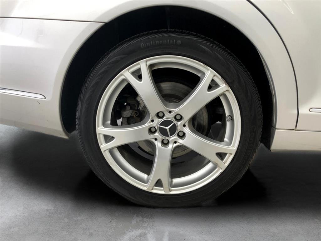Mercedes-Benz S-Class 4dr Sdn S 550 4MATIC 2013