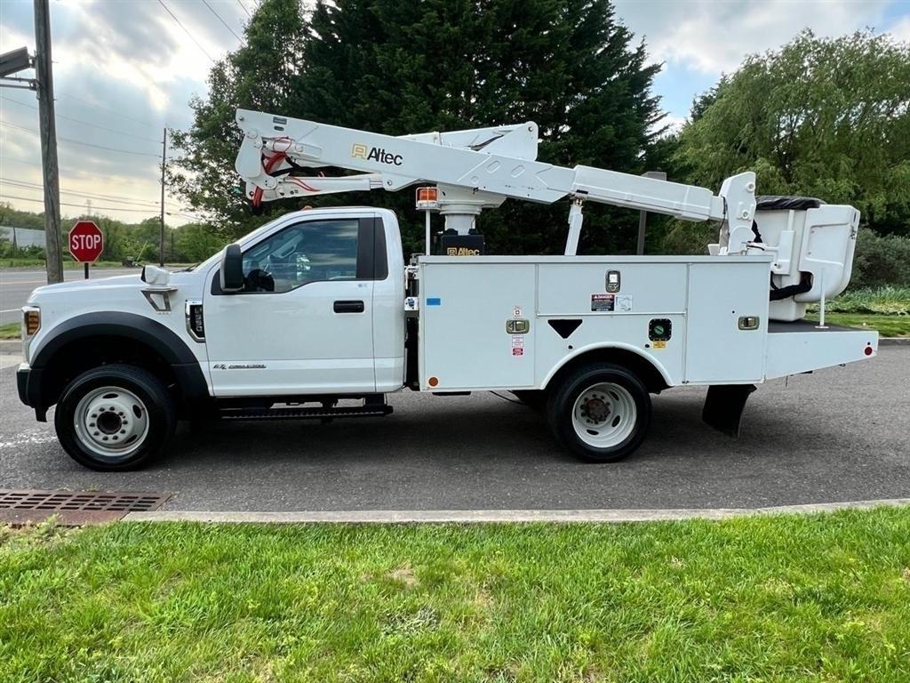 Ford Super Duty F-550 DRW XL 2WD Reg Cab 145" WB 60" CA 2018