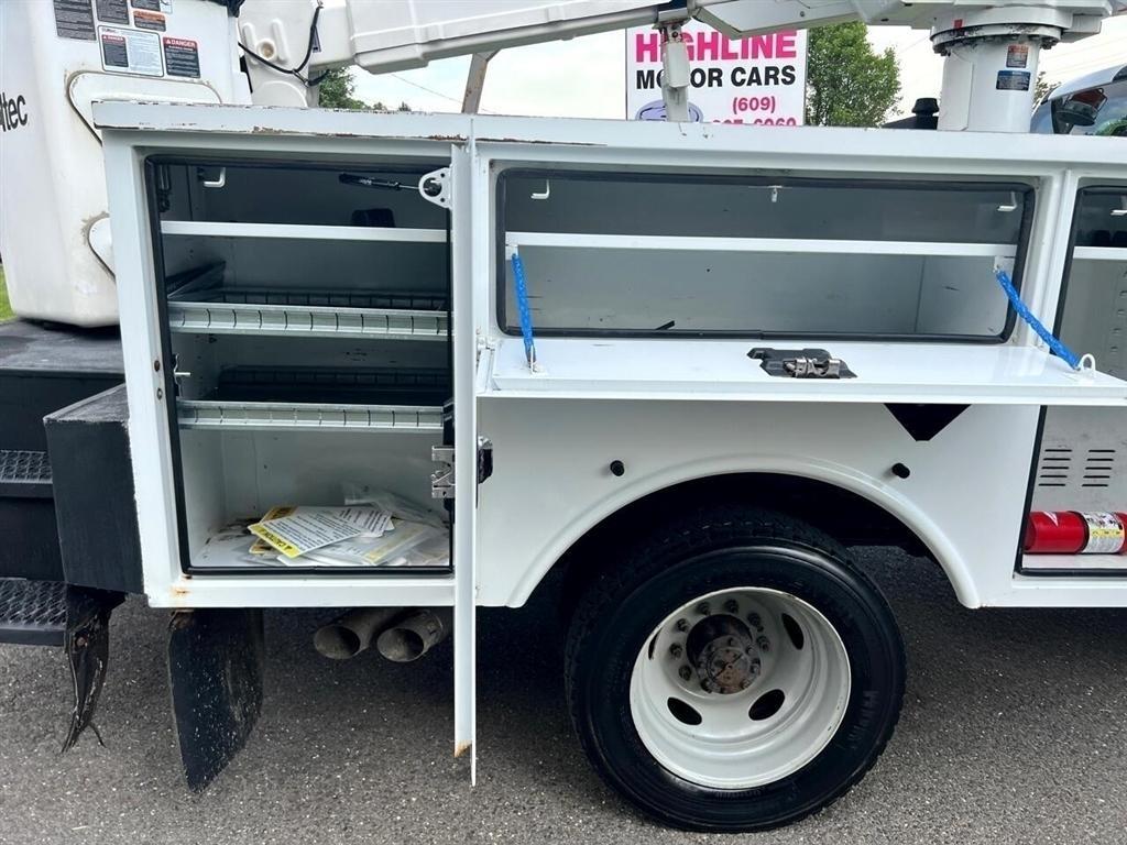 Ford Super Duty F-550 DRW XL 2WD Reg Cab 145" WB 60" CA 2018