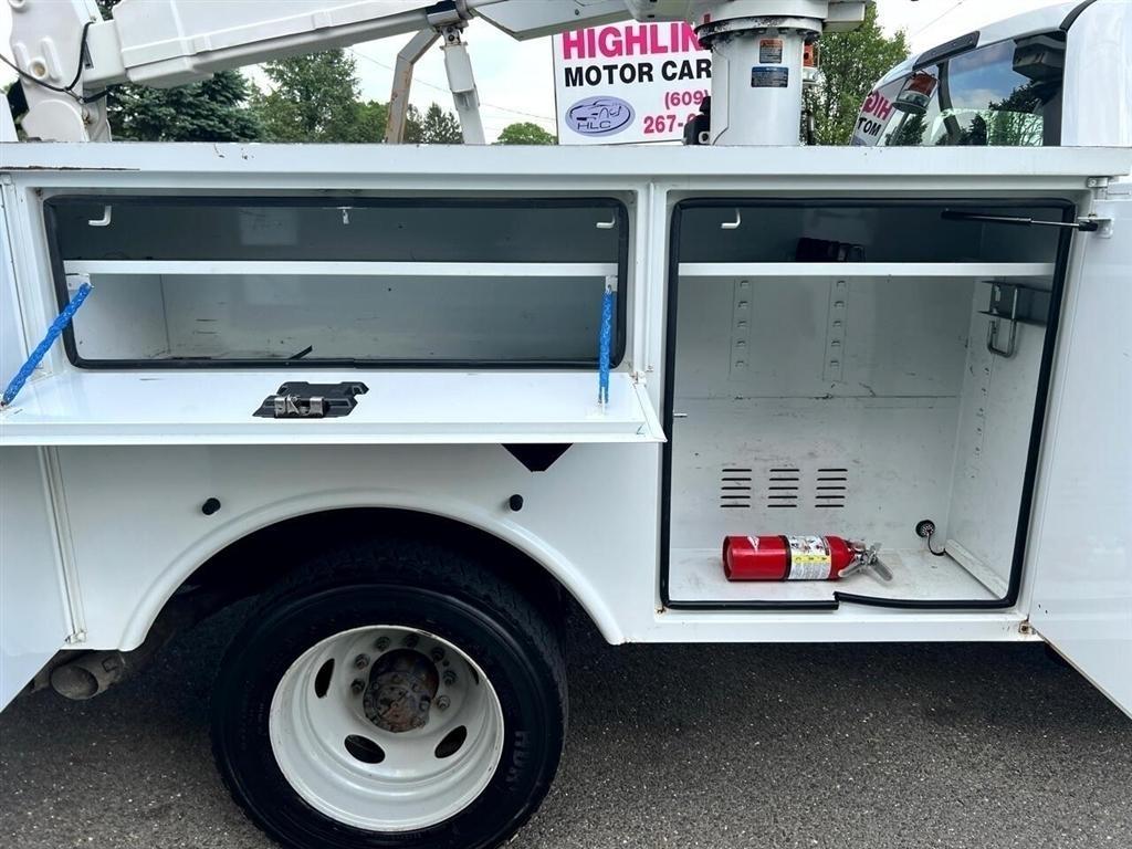 Ford Super Duty F-550 DRW XL 2WD Reg Cab 145" WB 60" CA 2018