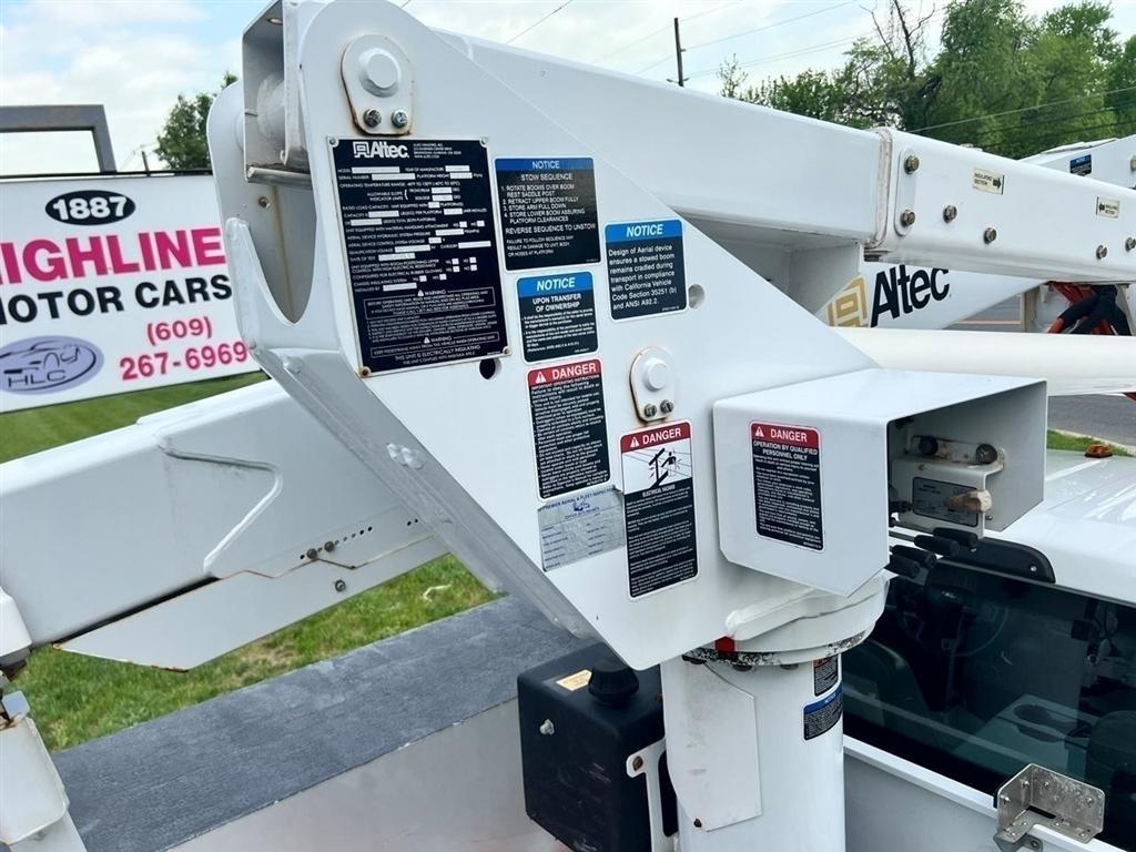 Ford Super Duty F-550 DRW XL 2WD Reg Cab 145" WB 60" CA 2018