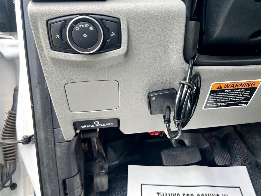 Ford Super Duty F-550 DRW XL 2WD Reg Cab 145" WB 60" CA 2018