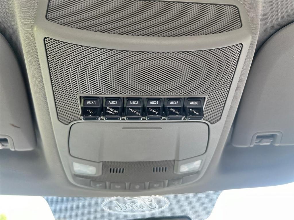 Ford Super Duty F-550 DRW XL 2WD Reg Cab 145" WB 60" CA 2018