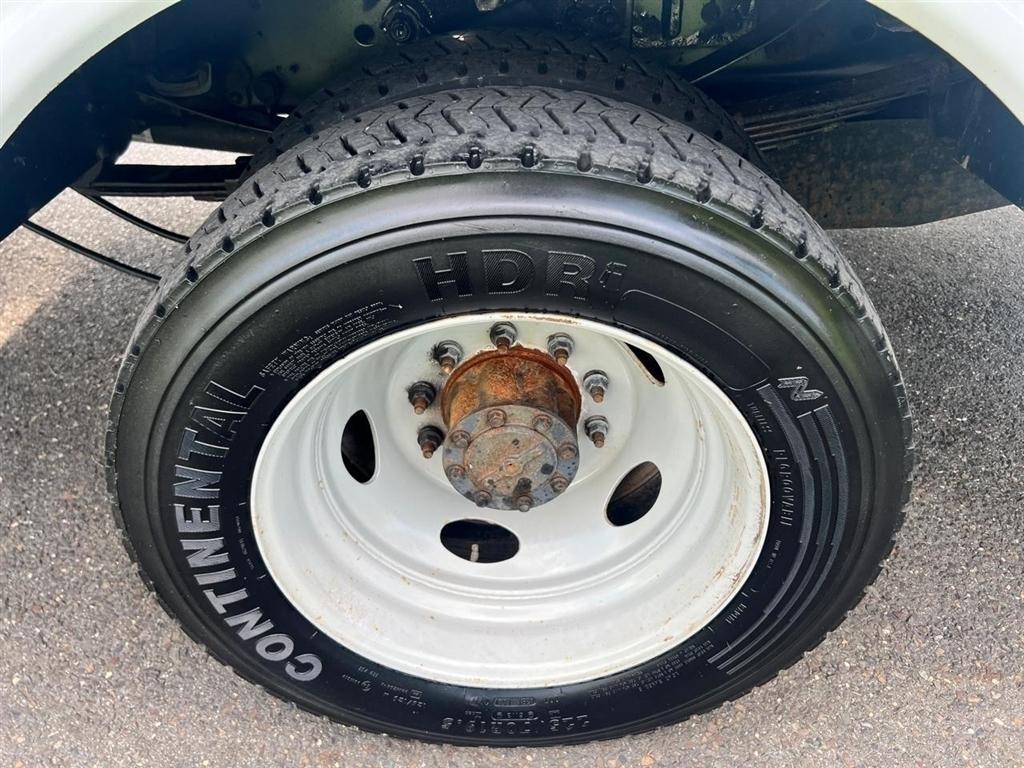Ford Super Duty F-550 DRW XL 2WD Reg Cab 145" WB 60" CA 2018