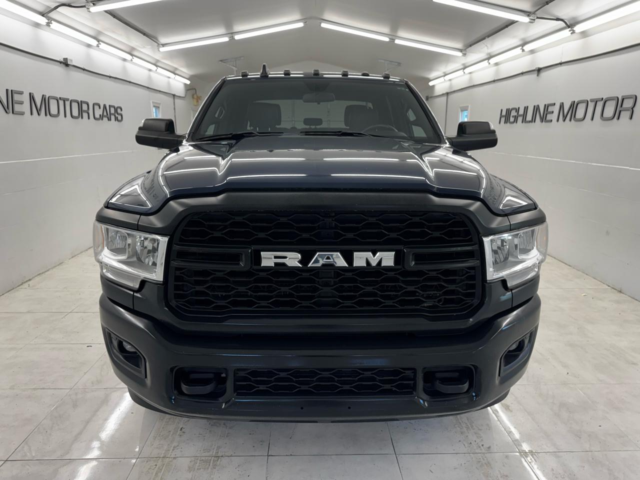 RAM 3500 Chassis Cab Tradesman 4WD Crew Cab 60" CA 172.4" WB 2022