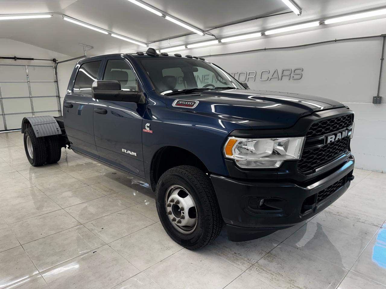 RAM 3500 Chassis Cab Tradesman 4WD Crew Cab 60" CA 172.4" WB 2022