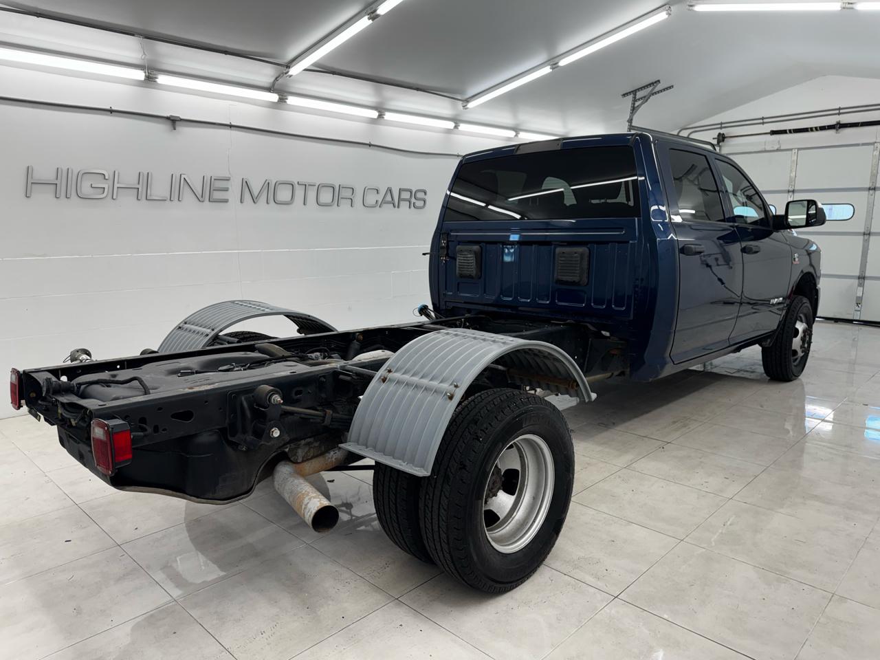 RAM 3500 Chassis Cab Tradesman 4WD Crew Cab 60" CA 172.4" WB 2022