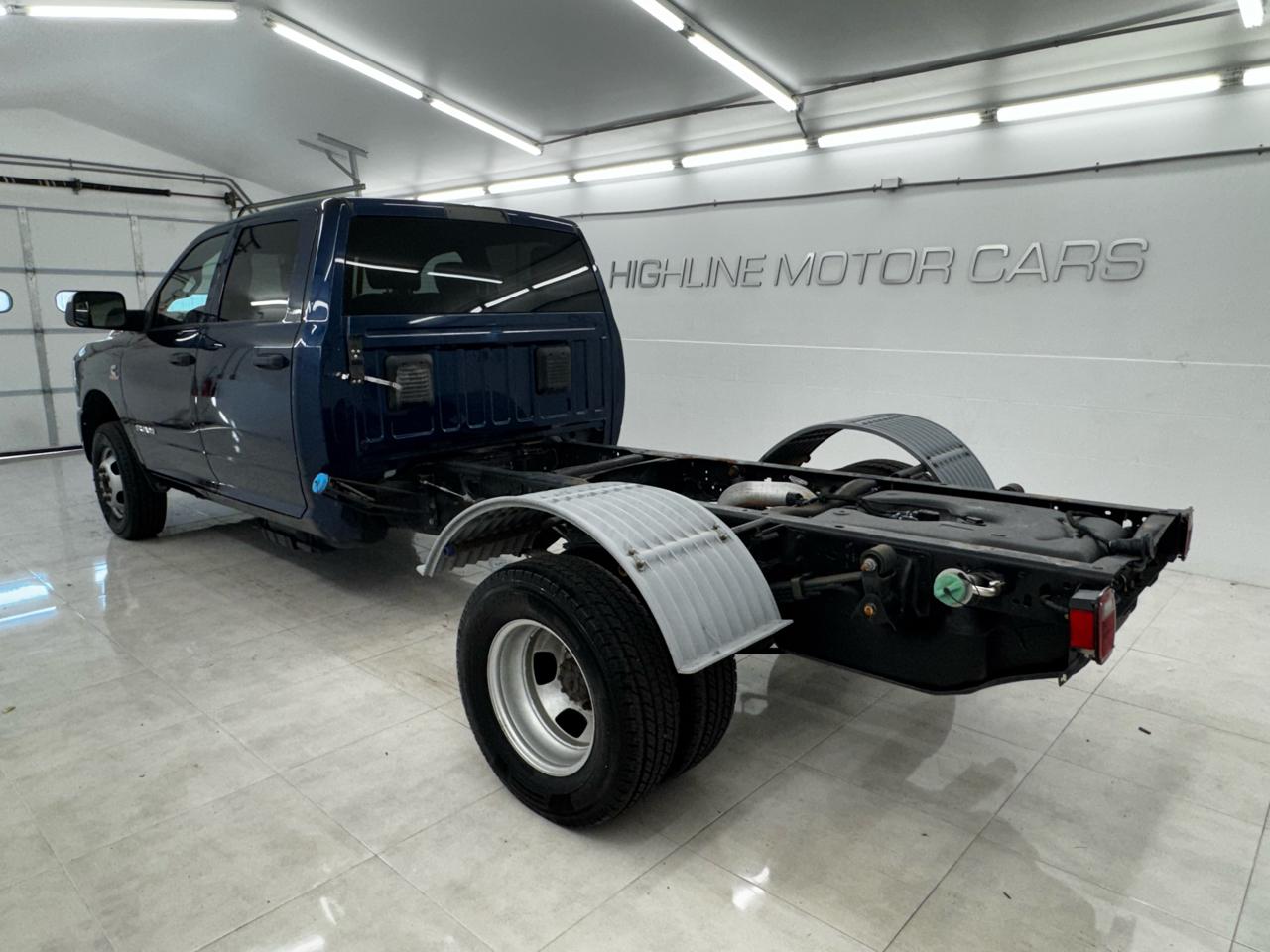 RAM 3500 Chassis Cab Tradesman 4WD Crew Cab 60" CA 172.4" WB 2022