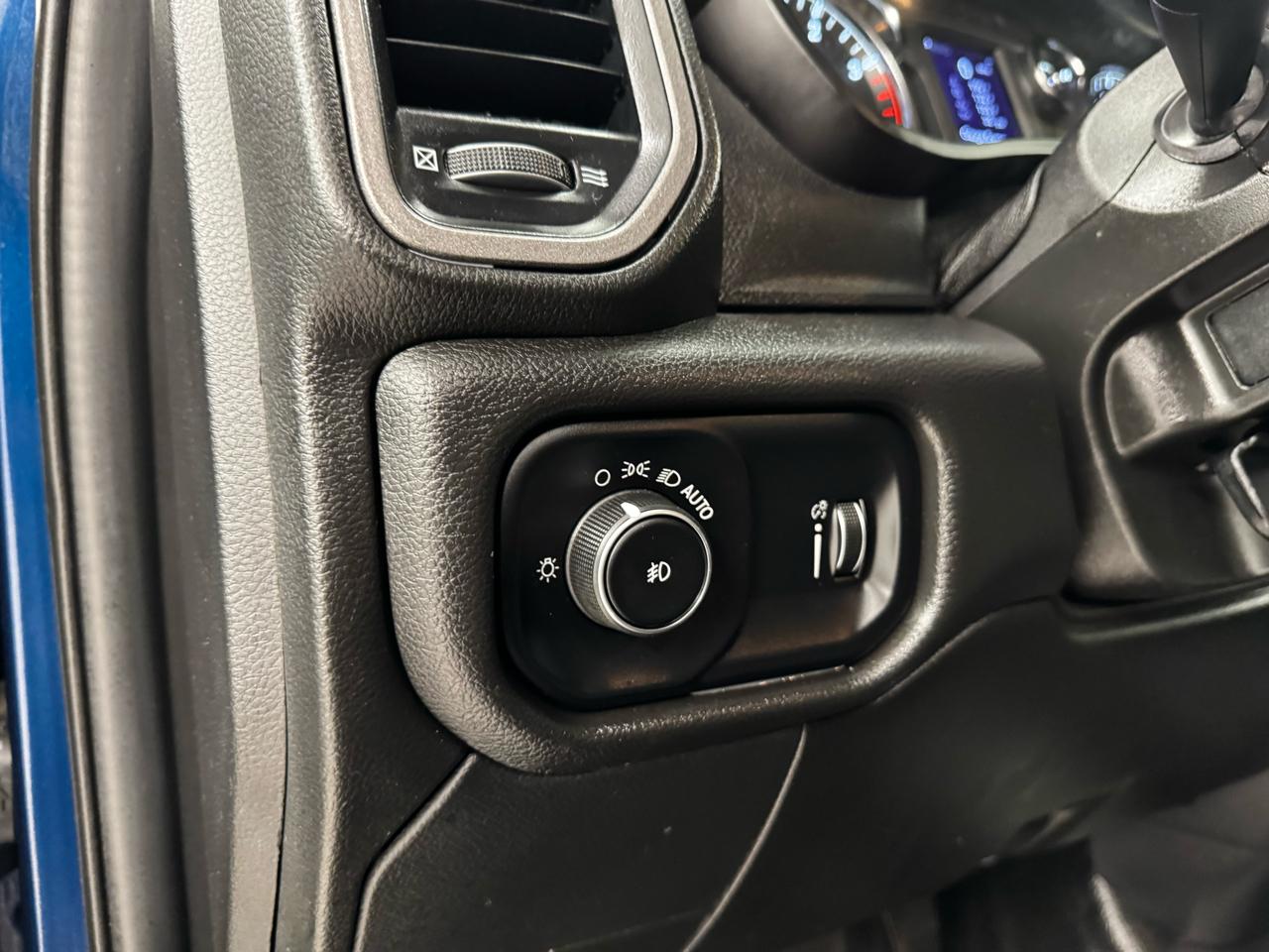 RAM 3500 Chassis Cab Tradesman 4WD Crew Cab 60" CA 172.4" WB 2022