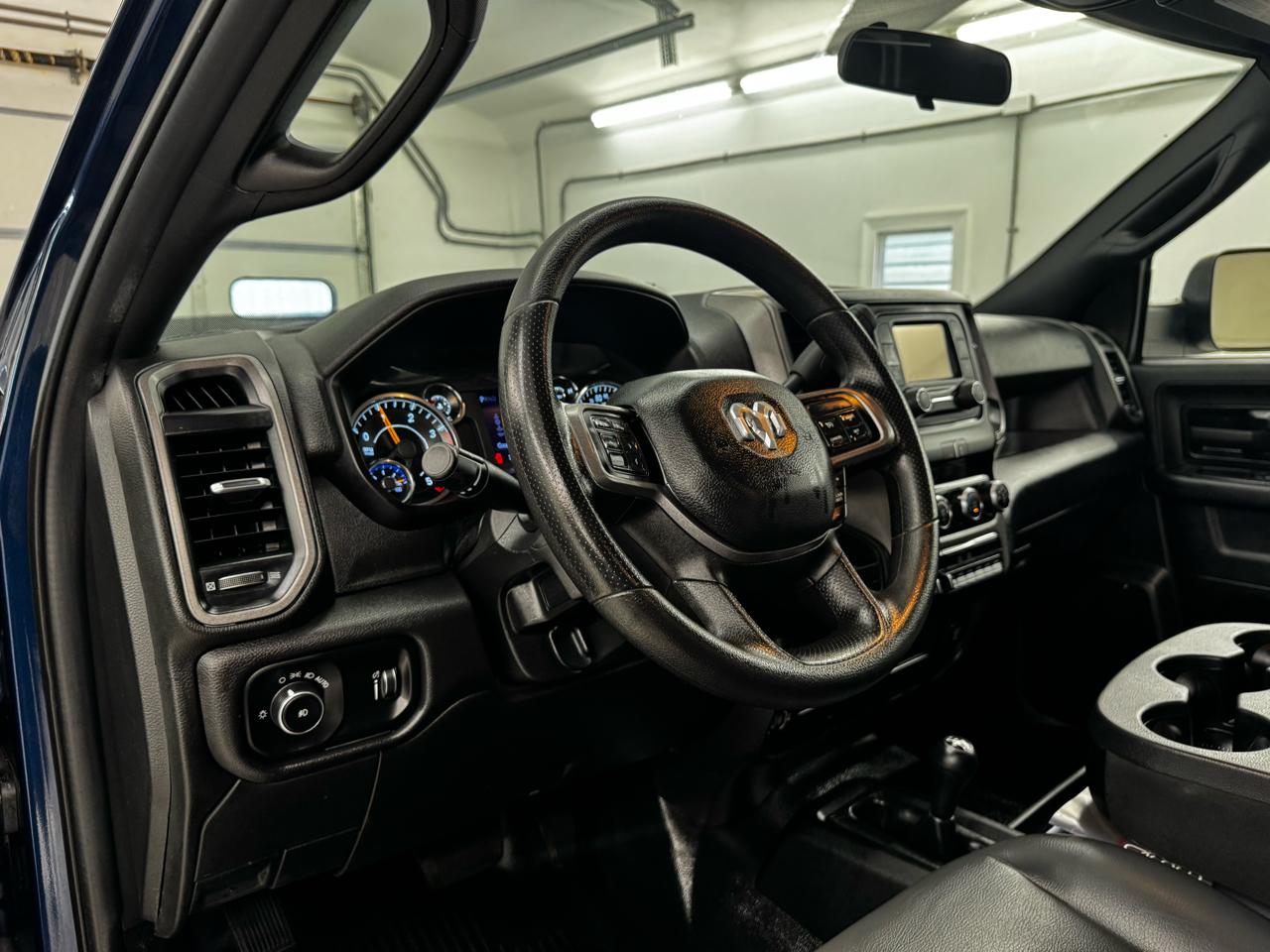 RAM 3500 Chassis Cab Tradesman 4WD Crew Cab 60" CA 172.4" WB 2022