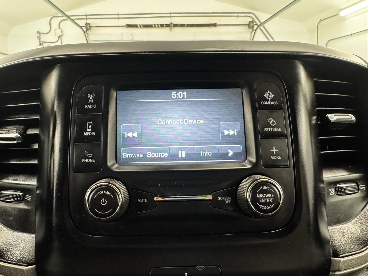 RAM 3500 Chassis Cab Tradesman 4WD Crew Cab 60" CA 172.4" WB 2022