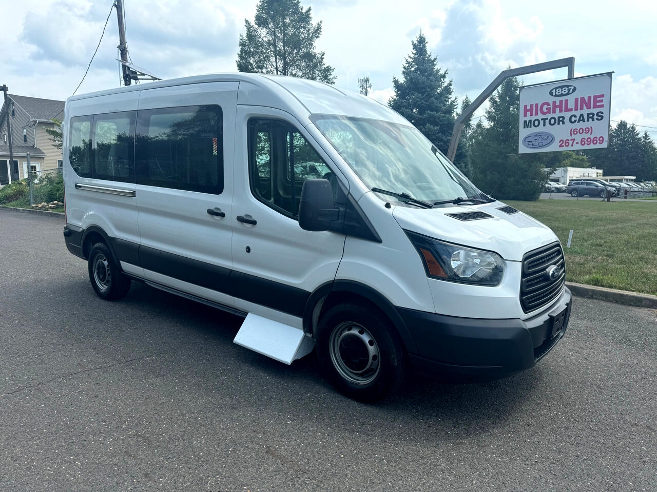 Ford Transit Van T-250 148" Med Rf 9000 GVWR Sliding RH Dr 2017 Ford Transit Van T-250 148" Med Rf 9000 GVWR Sliding RH Dr 2017