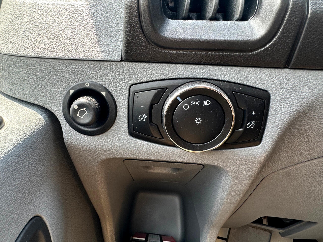 Ford Transit Van T-250 148" Med Rf 9000 GVWR Sliding RH Dr 2017 Ford Transit Van T-250 148" Med Rf 9000 GVWR Sliding RH Dr 2017