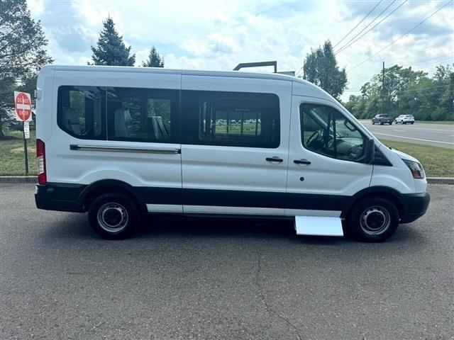 Ford Transit Van T-250 148" Med Rf 9000 GVWR Sliding RH Dr 2017