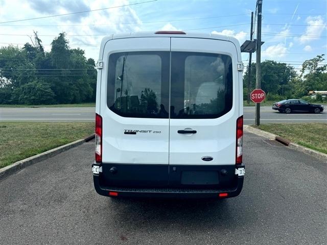 Ford Transit Van T-250 148" Med Rf 9000 GVWR Sliding RH Dr 2017