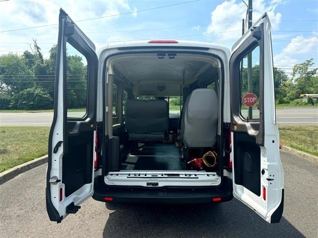 Ford Transit Van T-250 148" Med Rf 9000 GVWR Sliding RH Dr 2017