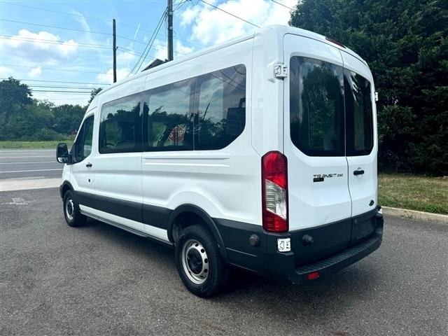 Ford Transit Van T-250 148" Med Rf 9000 GVWR Sliding RH Dr 2017