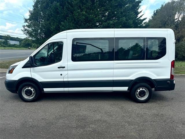 Ford Transit Van T-250 148" Med Rf 9000 GVWR Sliding RH Dr 2017