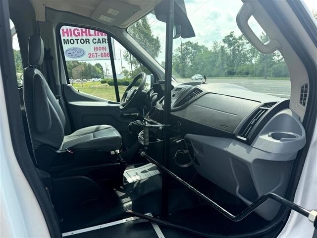 Ford Transit Van T-250 148" Med Rf 9000 GVWR Sliding RH Dr 2017
